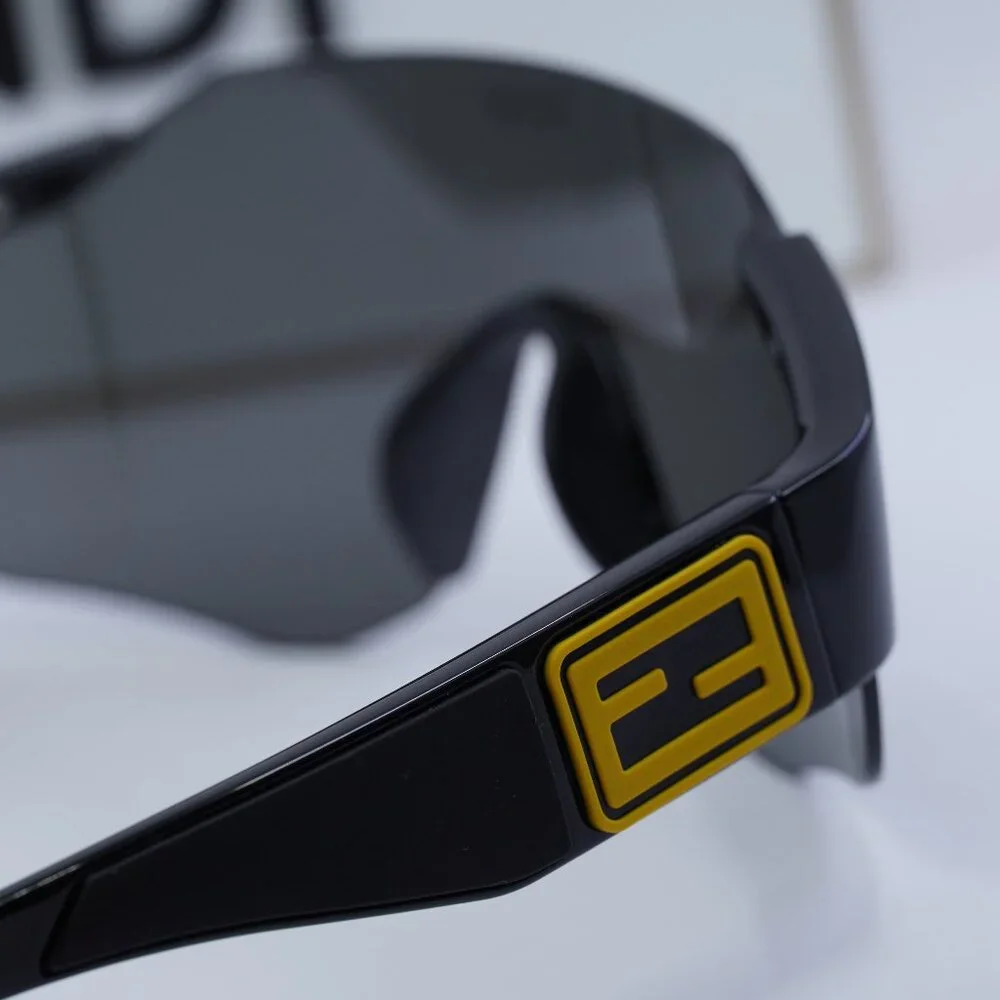 Final Price! Fendi FE40088U-Y 01A Black Grey Sunglasses - Picture 12 of 14